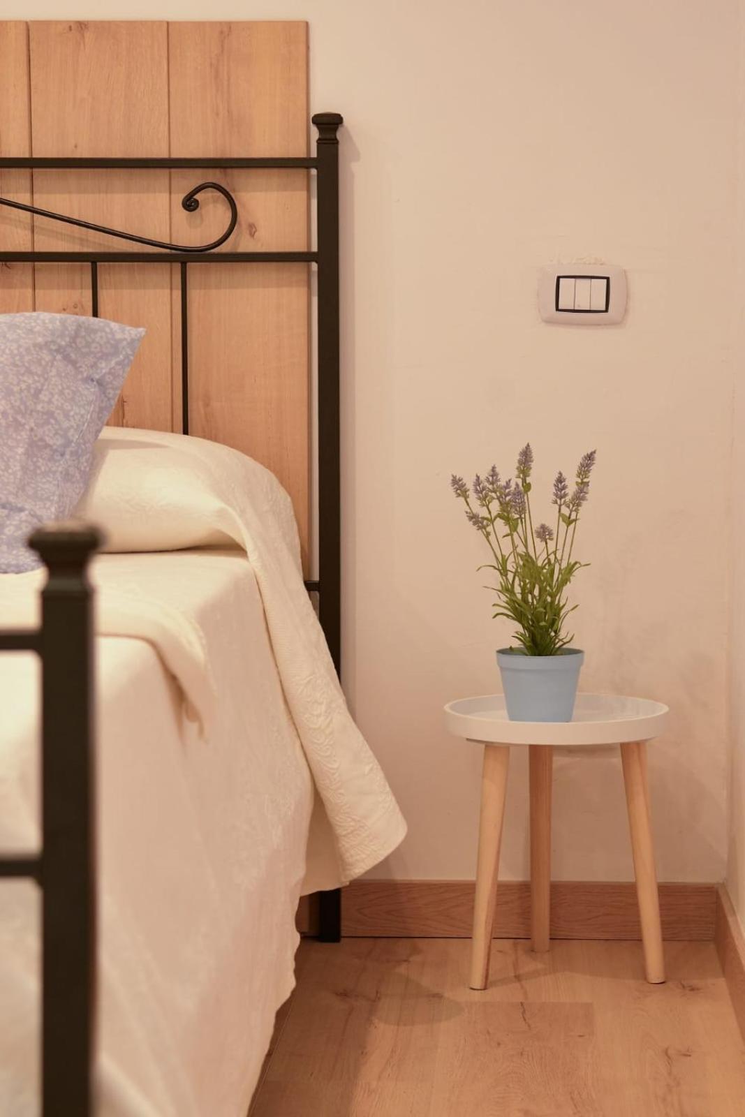 Madre Terra Airport Rooms And Suites Terrasini Exterior foto