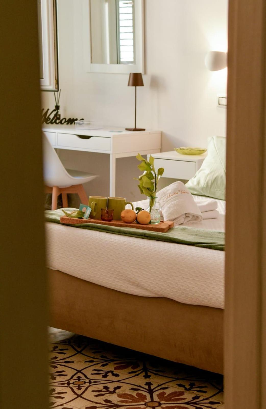 Madre Terra Airport Rooms And Suites Terrasini Exterior foto