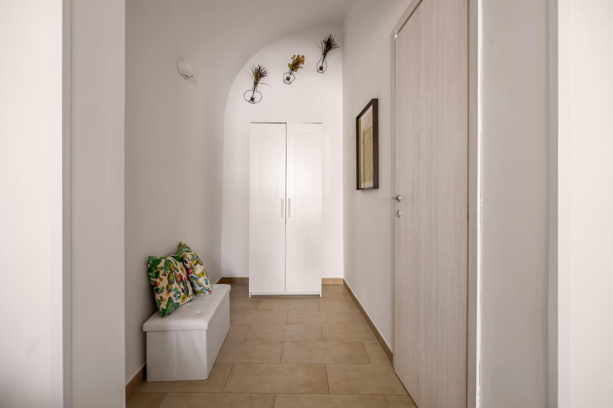 Madre Terra Airport Rooms And Suites Terrasini Exterior foto