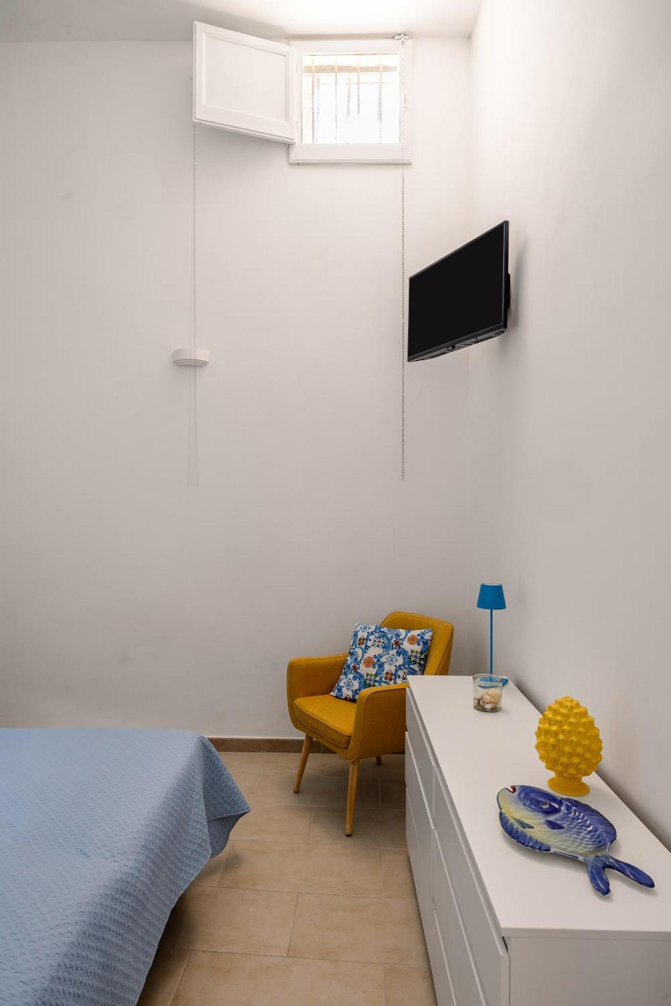 Madre Terra Airport Rooms And Suites Terrasini Exterior foto