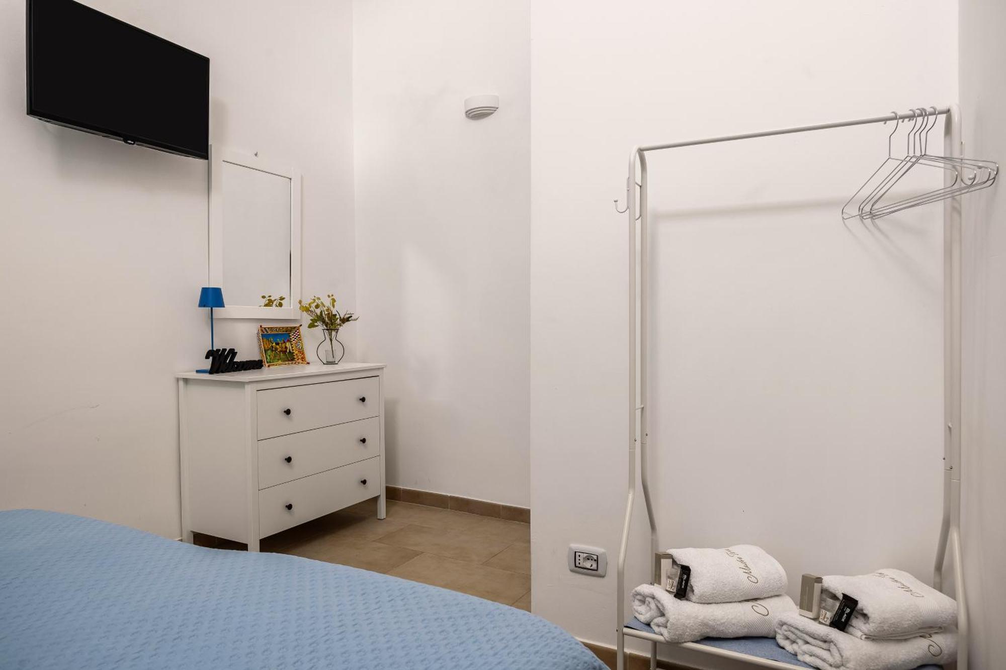 Madre Terra Airport Rooms And Suites Terrasini Exterior foto