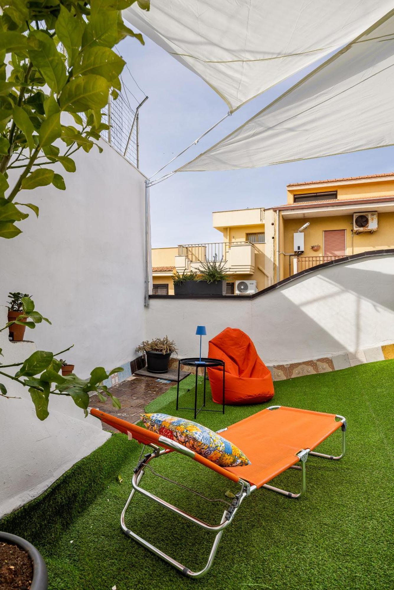 Madre Terra Airport Rooms And Suites Terrasini Exterior foto
