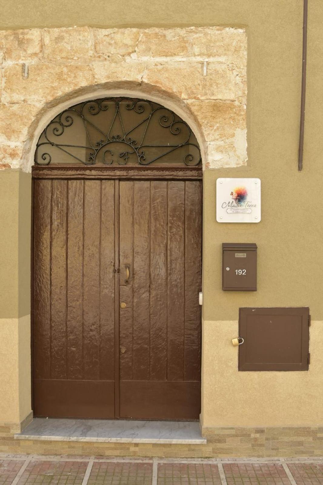 Madre Terra Airport Rooms And Suites Terrasini Exterior foto
